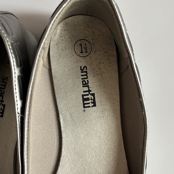 3/$20 😀 Shoes ballet flats in silver - size 1 1/2 - Picture 5 of 5